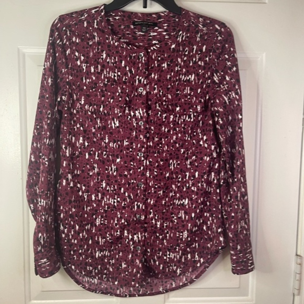 Banana republic pattern long sleeve‎ button down blouse.  Purple